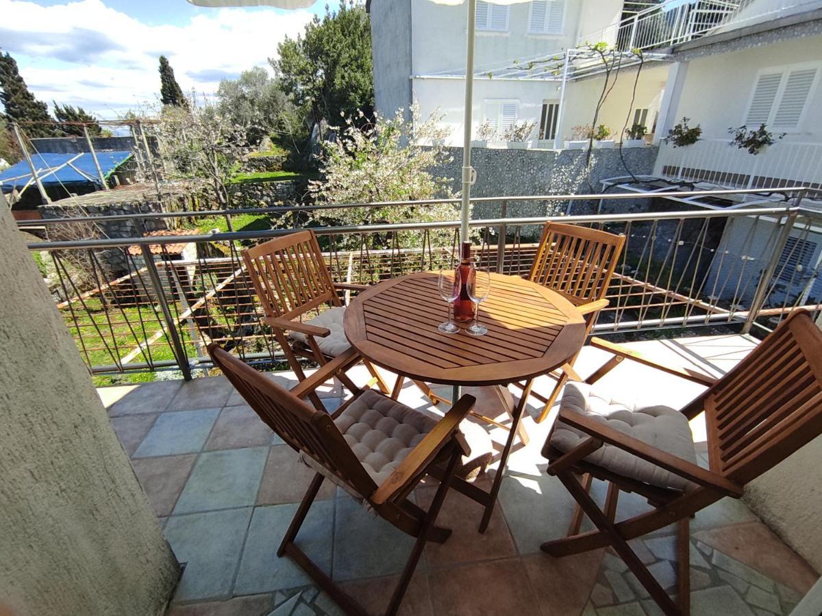 Apartmani Mlaja Трпань Экстерьер фото