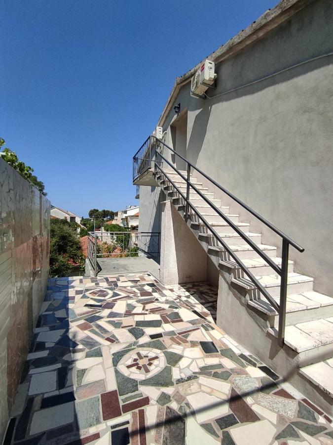 Apartmani Mlaja Трпань Экстерьер фото