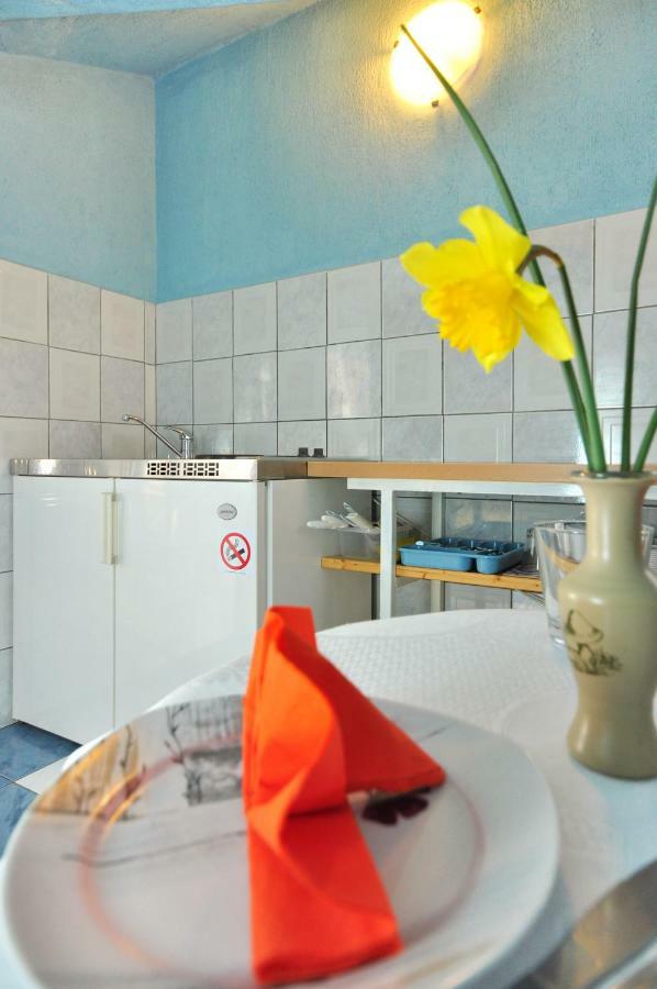 Apartmani Mlaja Трпань Экстерьер фото